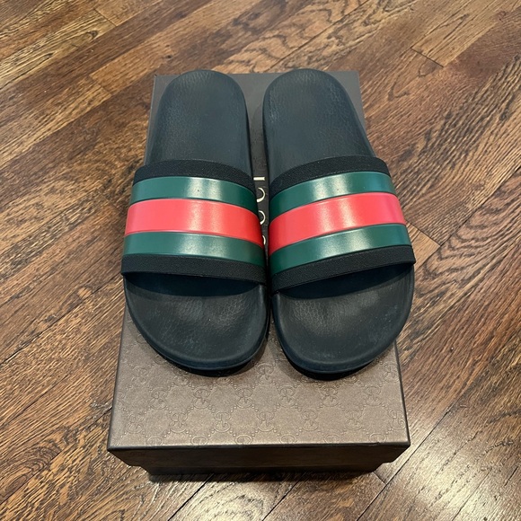Men’s Gucci slides - Picture 1 of 7